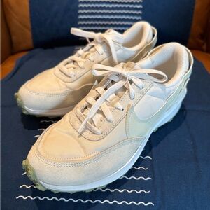 Nike Women’s Waffle Debut Sneaker- Women’s 7.5